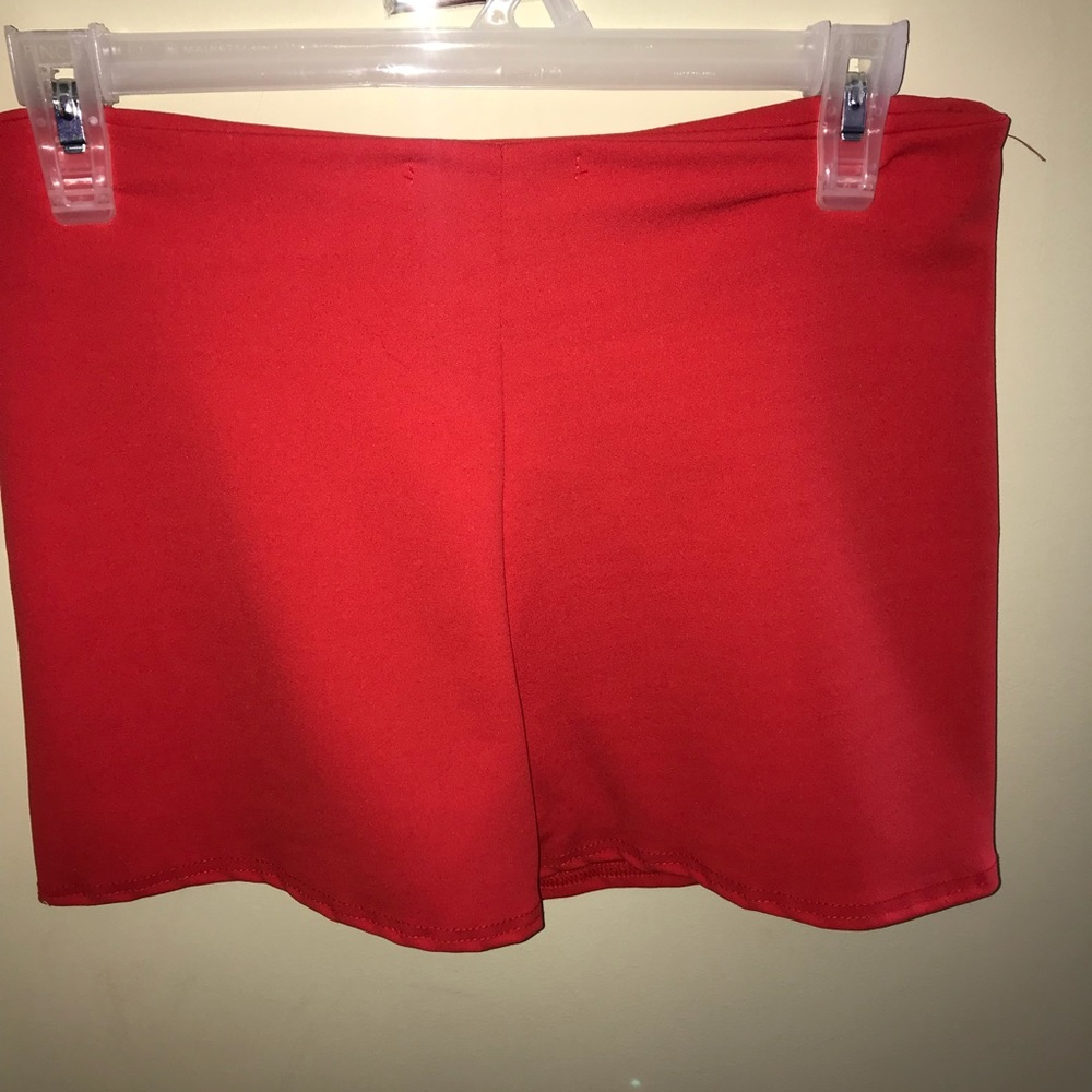 Red skort - Picture 2 of 2